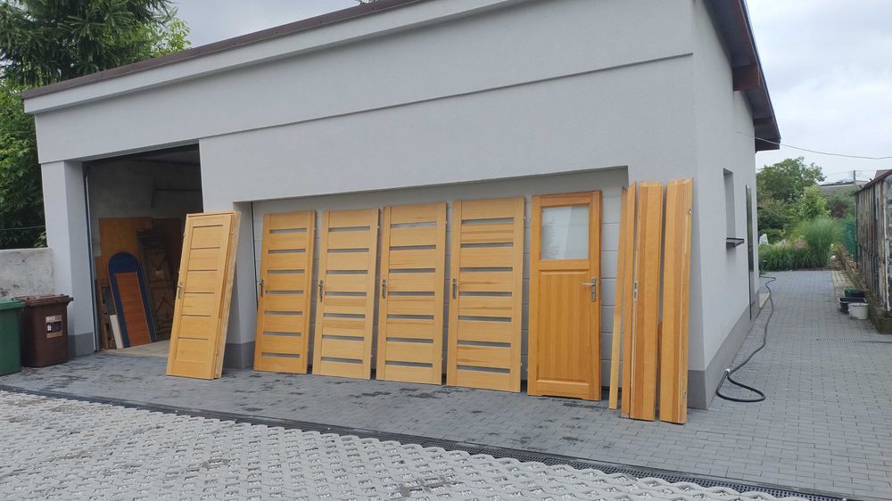 Drzwi wewnętrzne drewniane sosnowe
