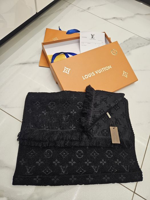 Piękny szalik Louis Vuitton