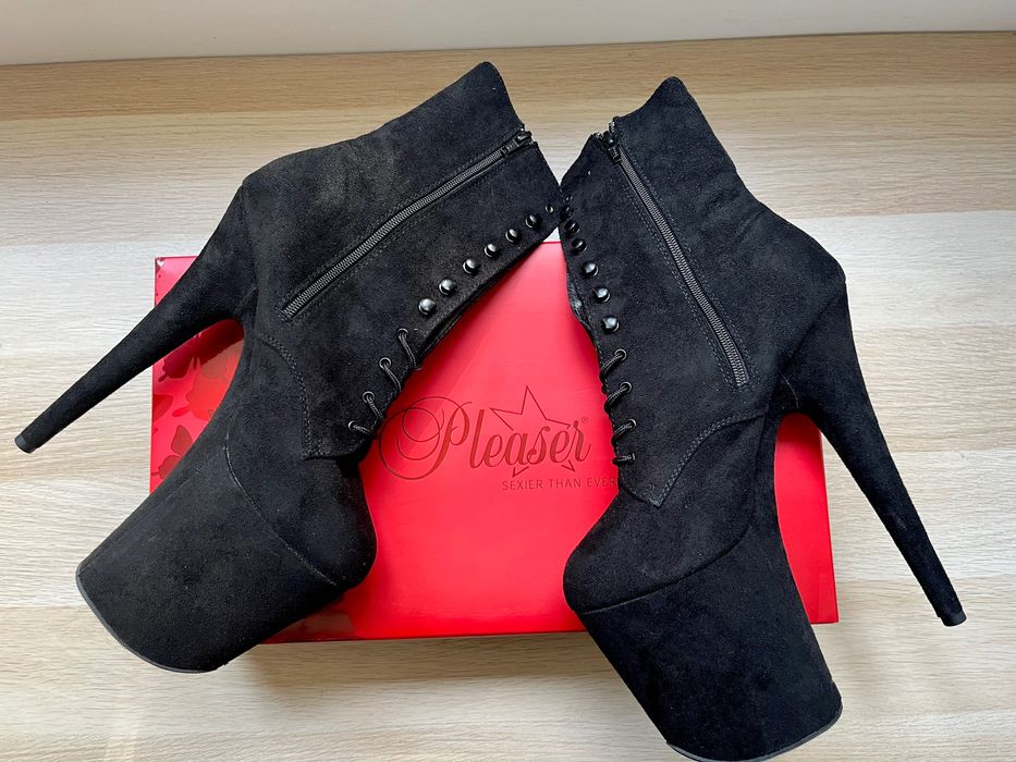 Pleaser Black Heels 8inch