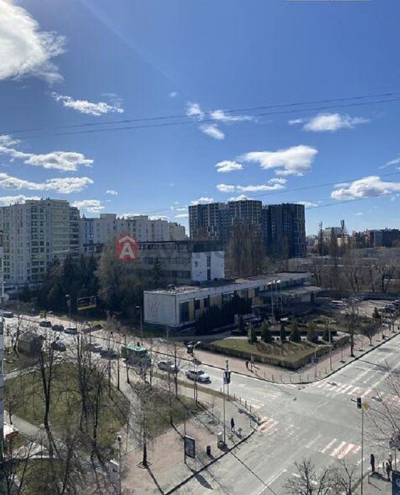 Продаж 3-кімнатної квартири в центрі Вишневого!