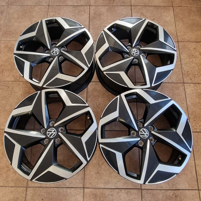 Диски VW R19 5x112 7.5j ET50 ЦО57.1 оригінал
Ціна за 4 диски 25000 грн.
Відправляю НП, Делівері.