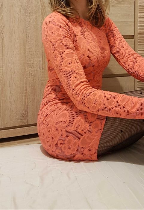 Sukienka z dlugim rękawem