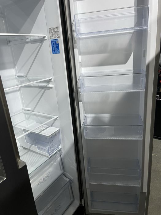 Холодильник Samsung