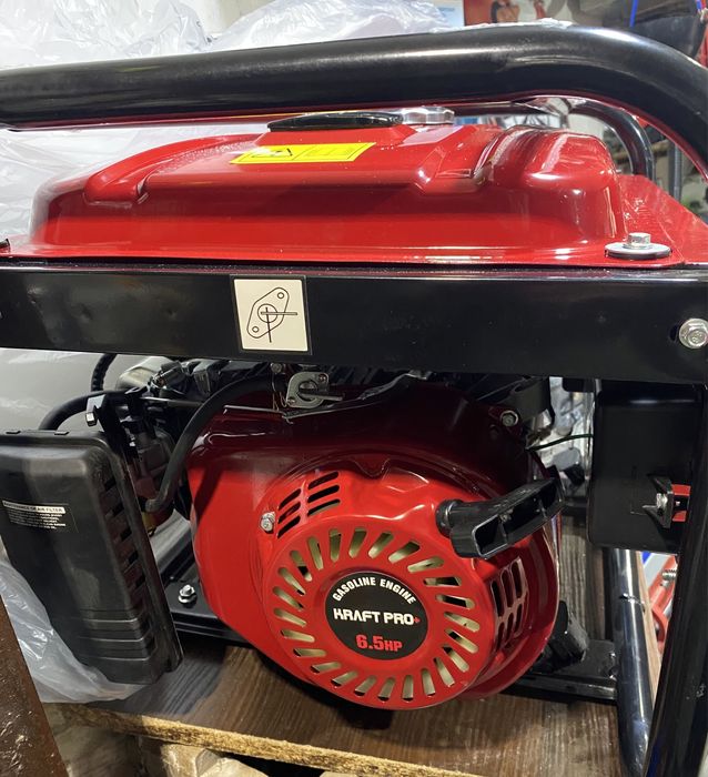 Генератор бензиновий трифазний 4,5-1,5 ватт, 380/220 вольт, новий