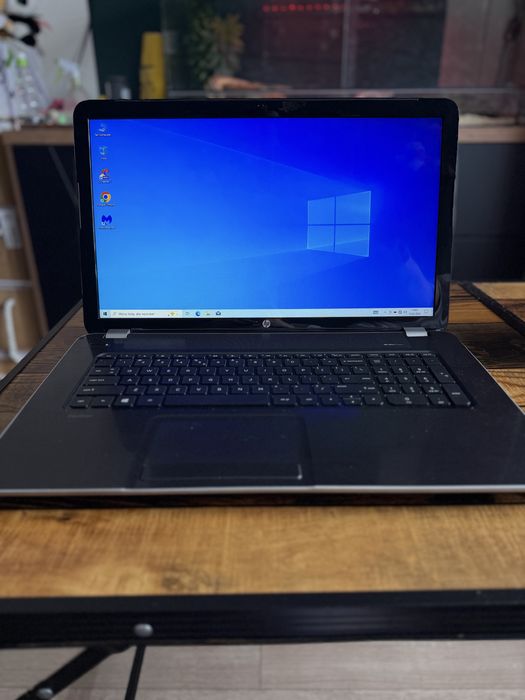 Laptop hp 17-e135sw+ myszka bezprzewodowa