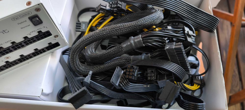 Fonte alimentação seasonic snow silent 1050w power supply