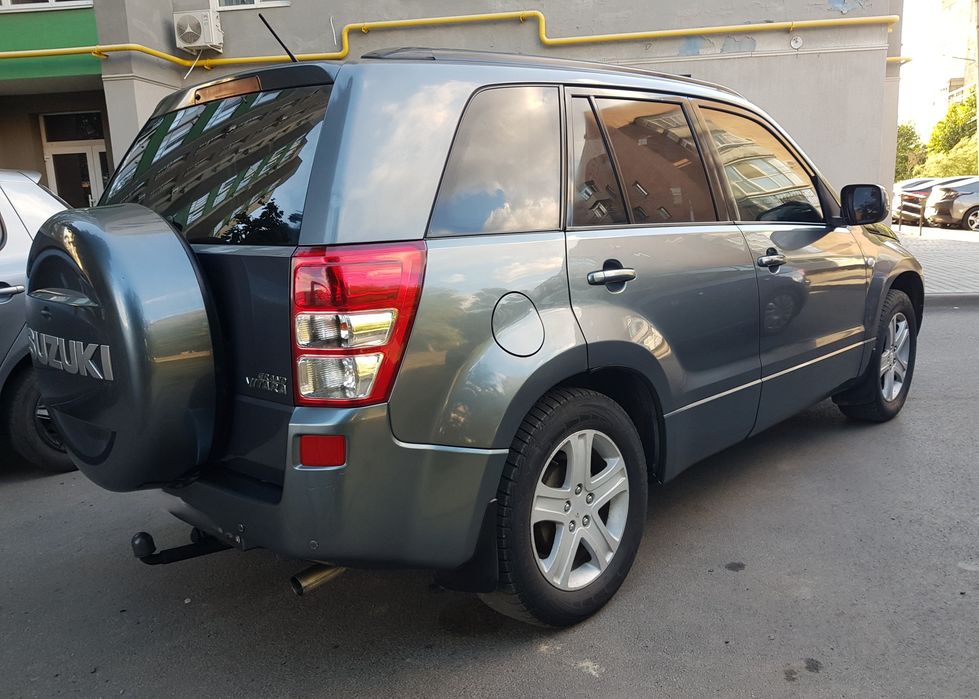 Suzuki Grand Vitara 2008 г. Газ-бензин.  В отличном состоянии.