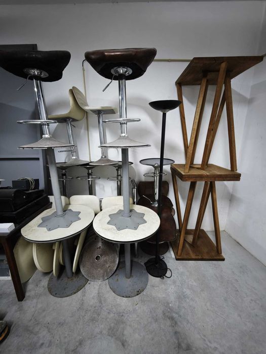 Conjunto de mesas e cadeiras para café / restaurante / esplanada / balcão
