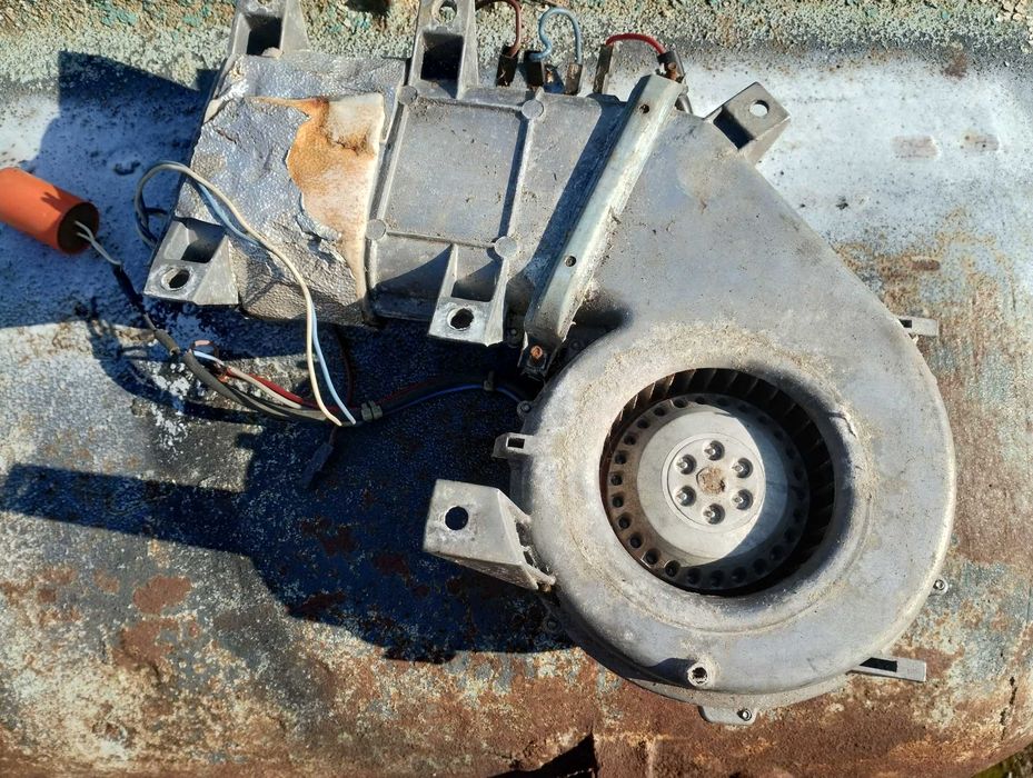 Двигатель сушки стиральной машины  Bosch в кожухе  с тэном