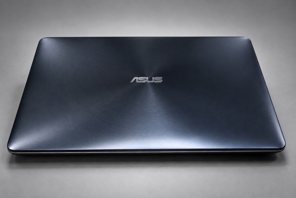 Игровой ноутбук Asus X555  (AMD A12/ 8Gb /SSD / VIDEO 2 GB)
