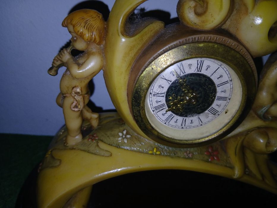 Relógios a corda  antigo por  50 €