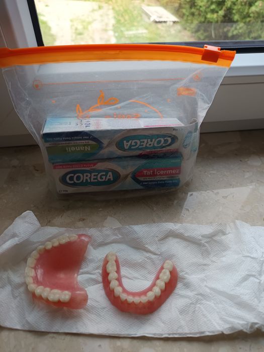 protezy zębowe nowe