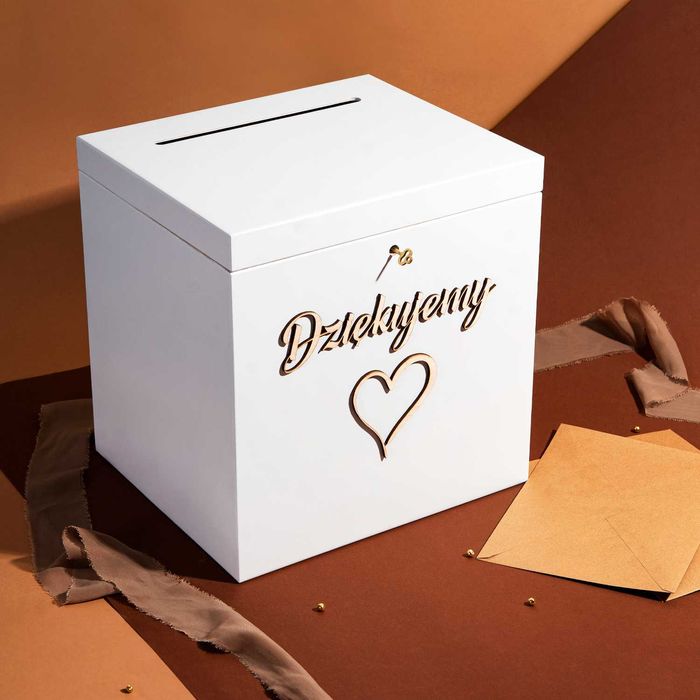 Drewniana skrzynka na koperty ślubne z grawerem pudełko na wesele ślub