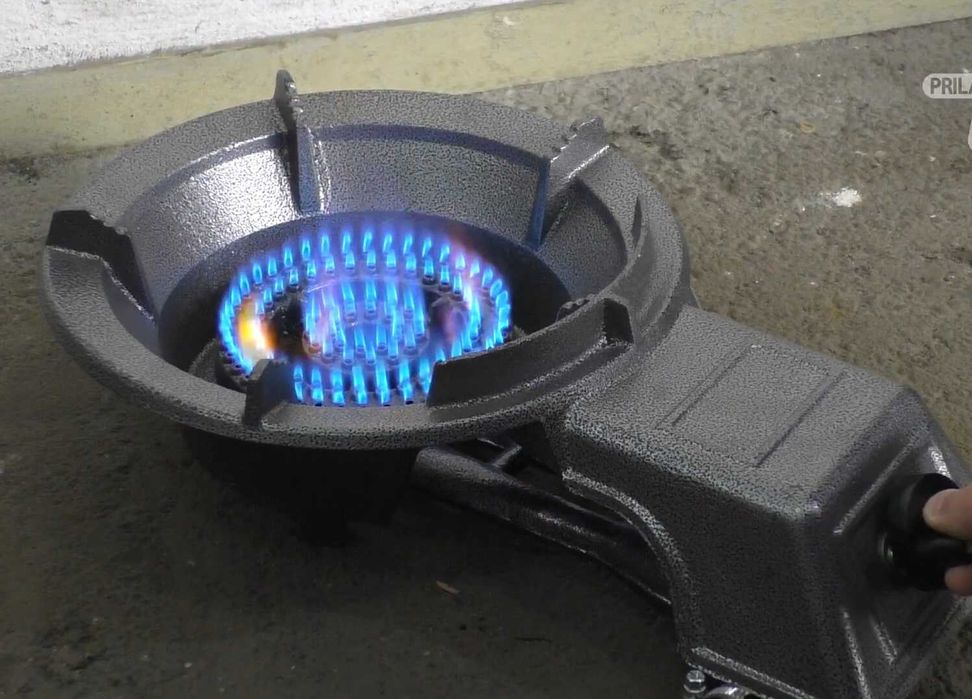 Газовая новая хорошая плита ( с пьезоподжигом )