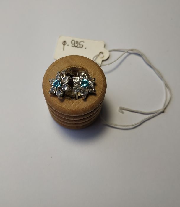 Сережки серебрянные женские !