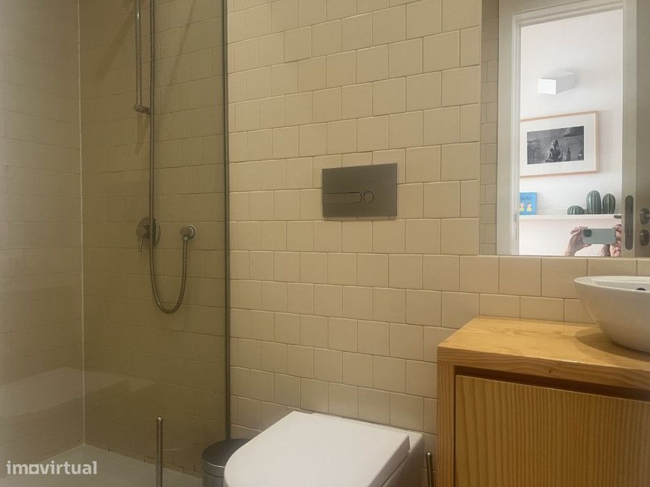 Apartamento T2, com jardim e garagem, no centro do Porto