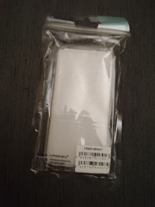 Capa iPhone 17 transparente