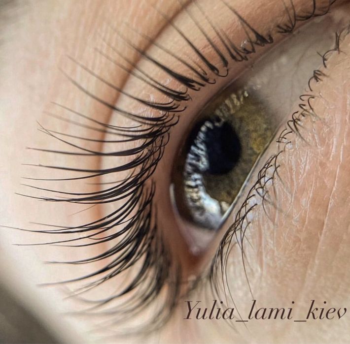 Ламінування вій та брів