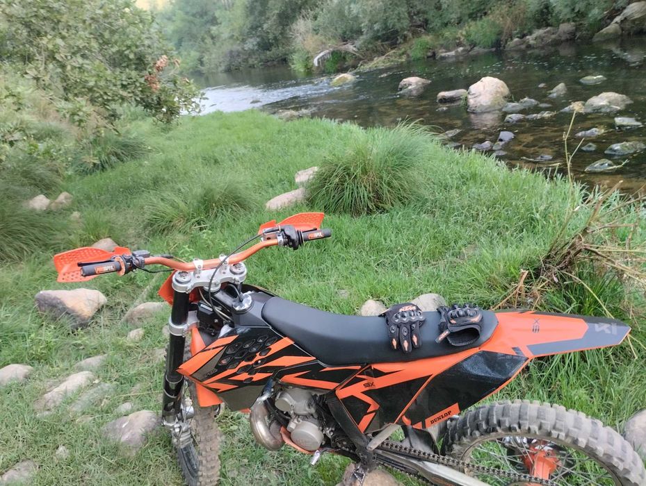 Vendo ou troco mota KTM