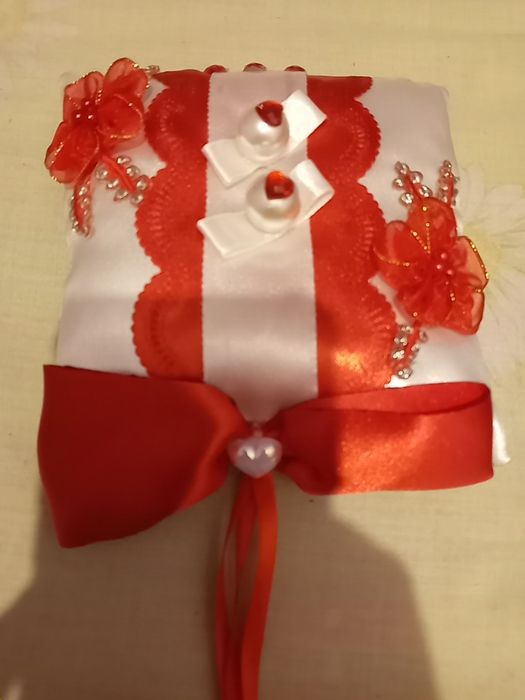 Подушка для обручальных колец