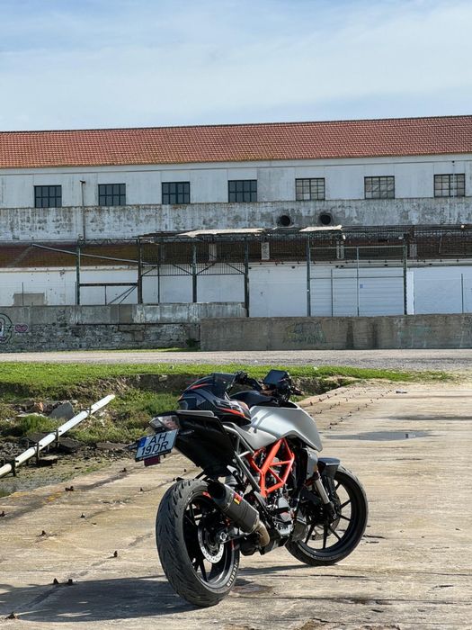 KTM Duke 125 Full Extras | Akrapovic | Como Nova