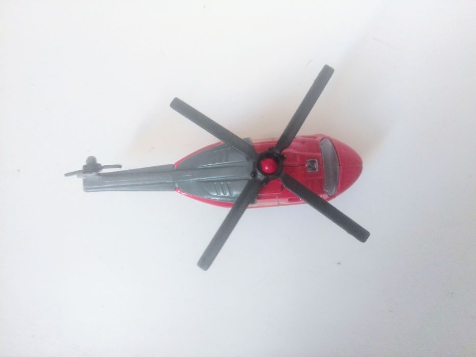 Helicópteros de ferro Majorette e Hidrocopter antigos para reaproveita