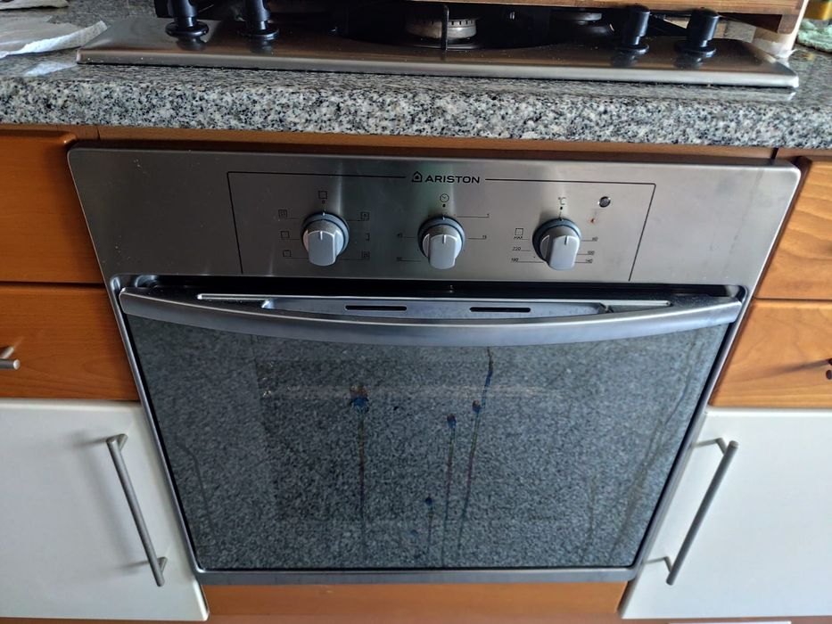 Forno Eléctrico de encastrar Ariston