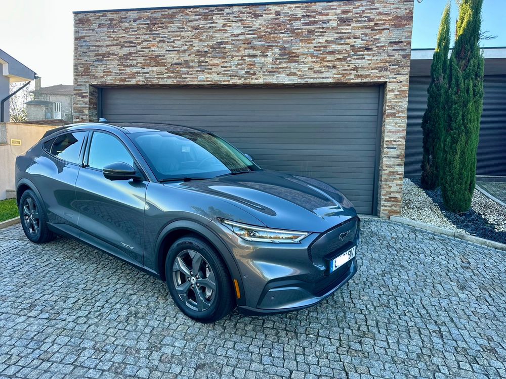 Ford Mustang Mach-E 75.7 kWh Premium AWD