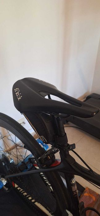 Selim Fizik Argo R5 150mm Preto