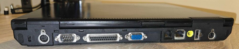 Laptop IBM T20 Pentium 3 RAM 64 MB DVD FDD