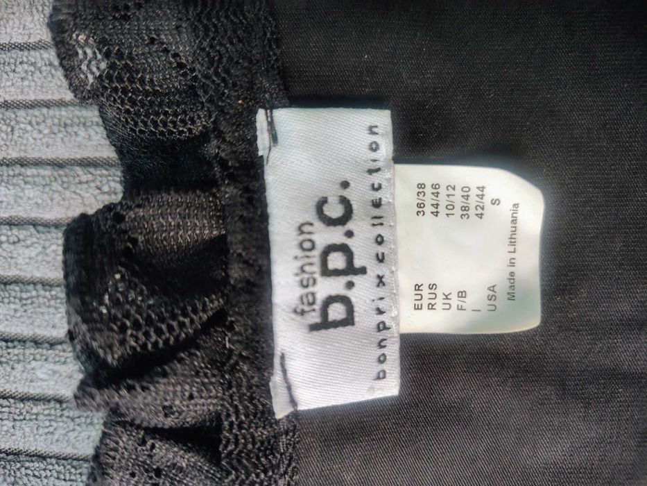 Śliczna czarna sukienka S