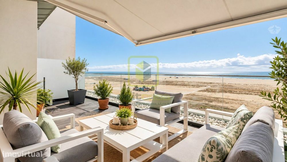 Apartamento T3 primeira linha de mar!