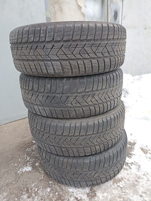 Продам зимнюю резину Pirelli 205/55/16