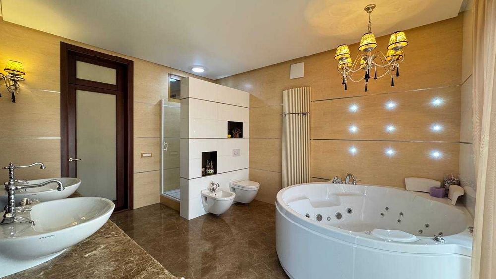 Продаємо сучасний будинок Еліт-класу на Цементників