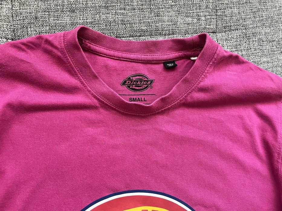 T-shirt rosa, Dickies