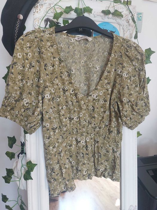 Stradivarius S bluzka zielona khaki łączka kwiaty boho vintage