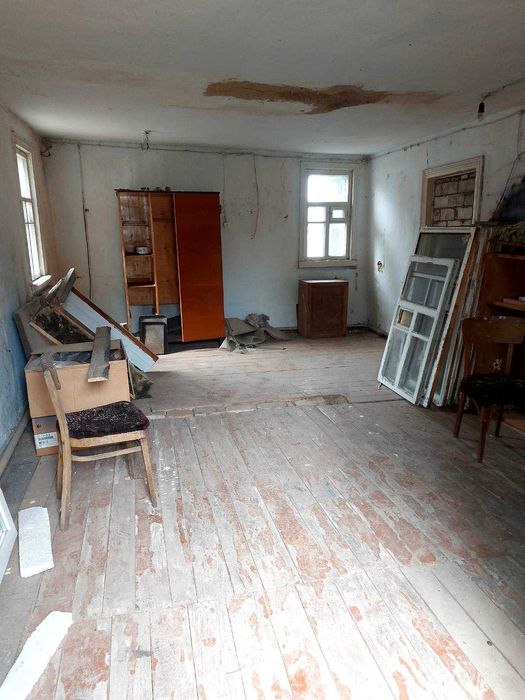 Продам частину будинку на Казбеті по провулку Андрія Химка (працюємо за держпрограмами)