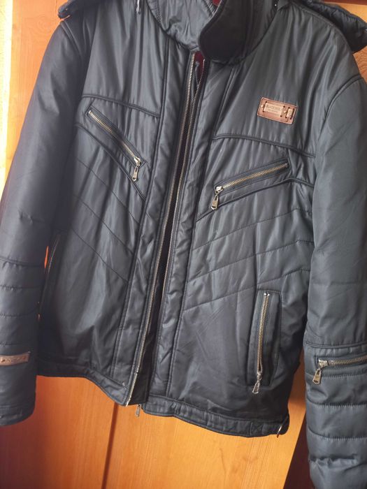 Продам чол. Зимову куотку б/в  потребує заміни блискавки