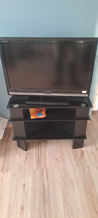 Telewizor 32 cali Lg  i stolik pod Tv