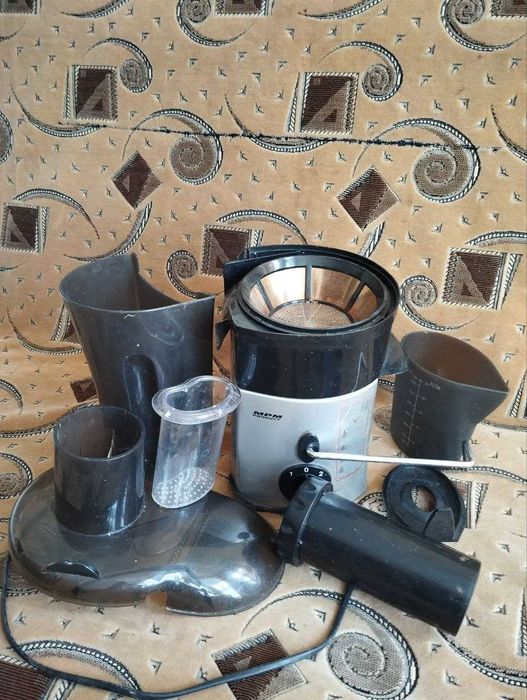 Соковижималка на запчастини, 550W,  531грн.