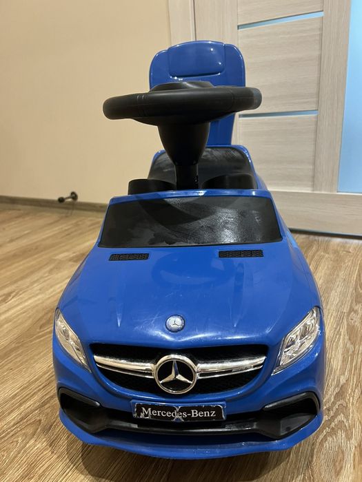 Машинка для катання Caretero (Toyz) Mercedes C-CLASS з батьківською ру