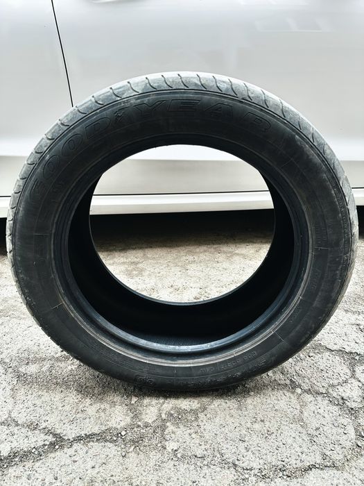 Літня гума GoodYear EfficientGrip R17 235/50