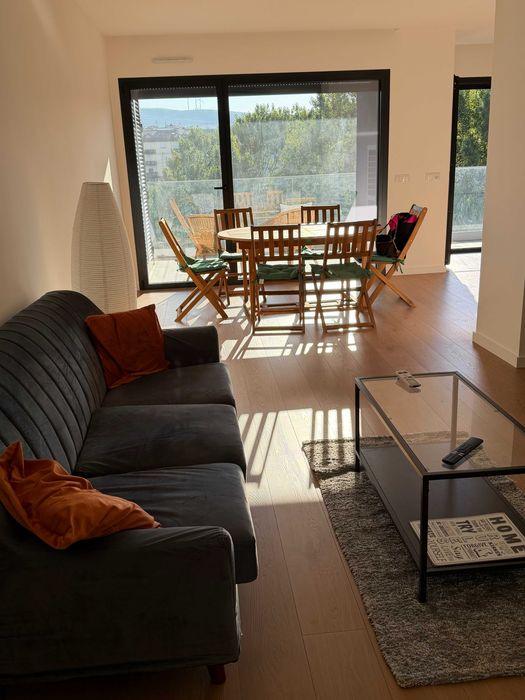 T2 NOVO EM CONDOMÍNIO PRIVADO | PISCINA + GINÁSIO | VARANDA 17 m² | GARAGEM BOX | Junto à estação CP e centro da cidade Pombal