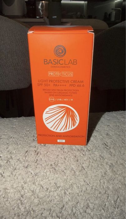 Krem SPF 50 lekki BasicLab nowy