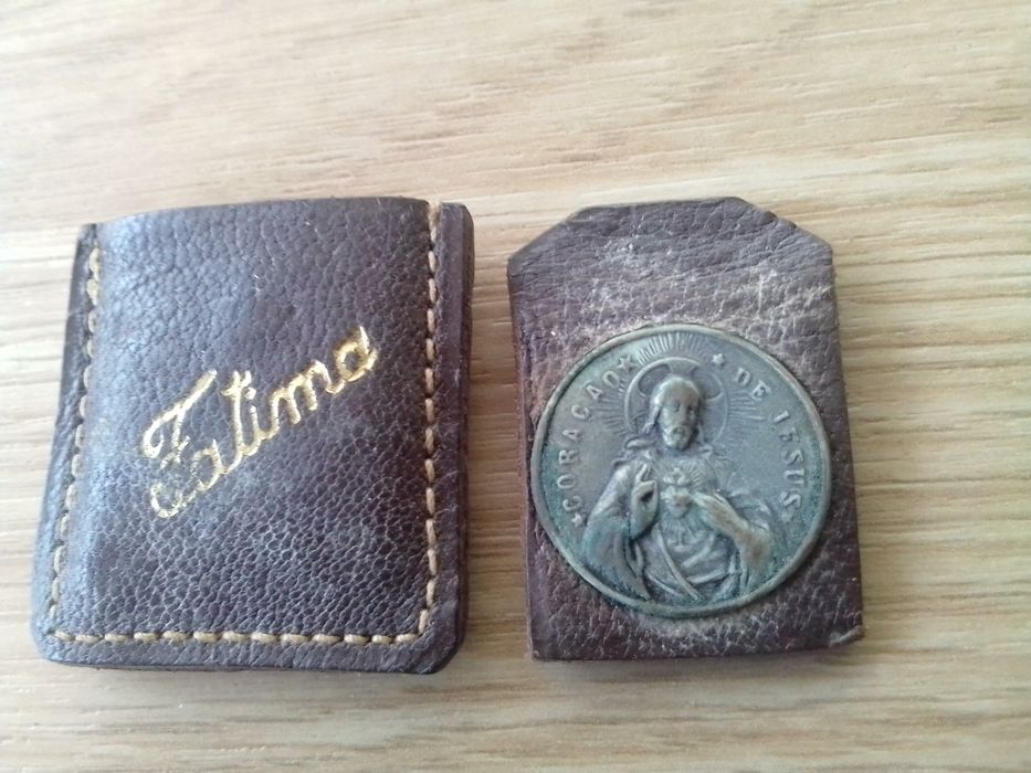 Santo com bolsinha em pele de Fátima só 5€