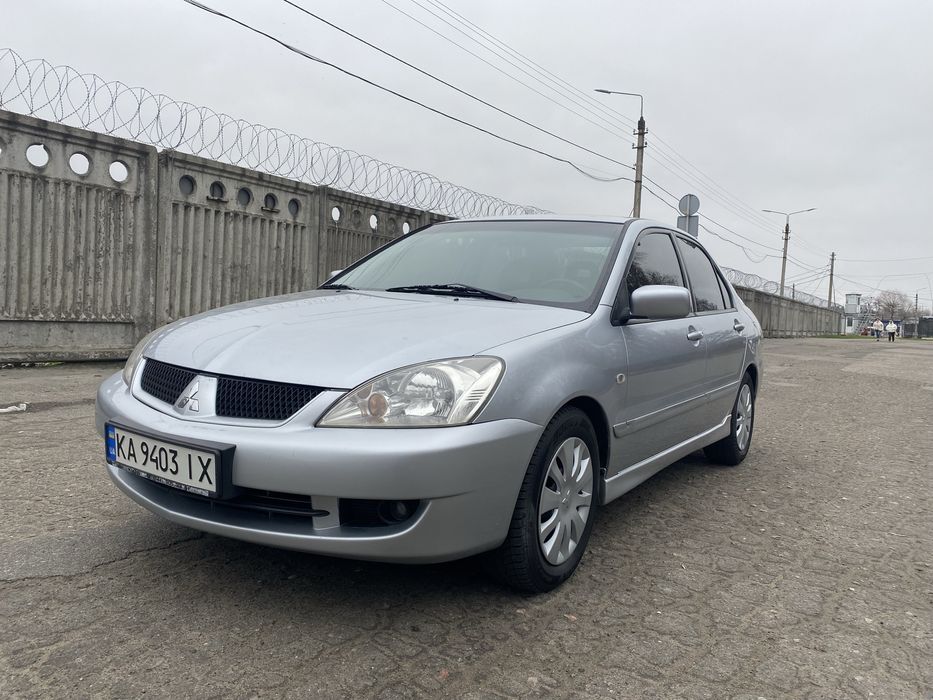 Продам Лансер 9 2007 року. у відмінному стані. 
1.6л. Автомат,
 ГБО Євро-4 встановлено та вписано. 
Кондиціонер заправлений. 
Підігрів сидінь та дзеркал, ел.привід дзеркал. Скло все заводське. Литі диски R15 на зимовій гумі . Салон чистий акуратний, не курили. 
По кузову корозії немає арки, пороги низ дверок стакани все ціленьке .
 По ходовій питань не має , двигун та автомат працює ідеально. 
Вкладень не потребує.