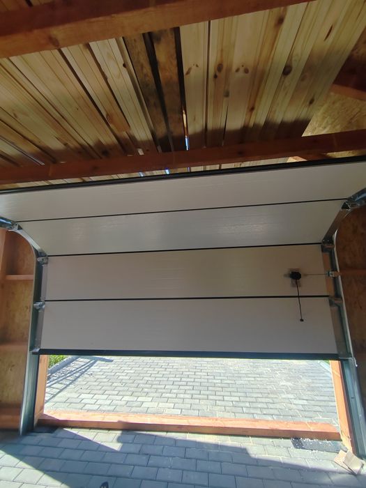 Wymiana paneli bram segmentowych
