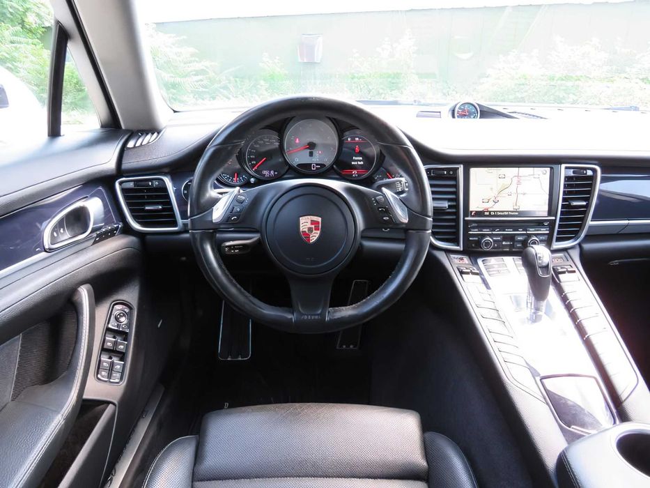 Porsche Panamera 4S      2015