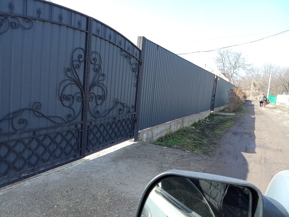 Паркани з профнастилу