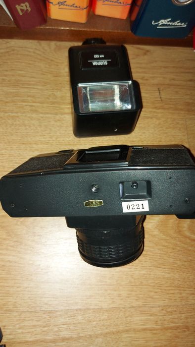 Máquina fotográfica KONEX KX-7 de rolo objetiva 50mm e flash